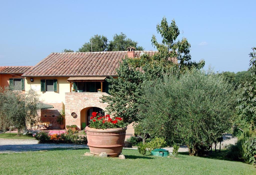 Agriturismo Le Querce Палая Экстерьер фото